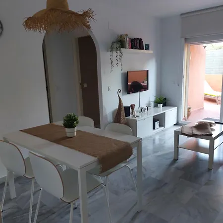 Moderno Internet Y Aparcamiento Gratis *