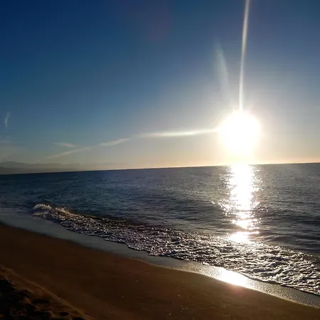 Moderno Internet Y Aparcamiento Gratis