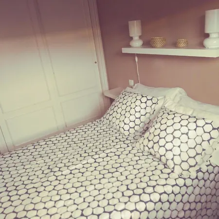 Moderno Internet Y Aparcamiento Gratis