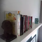 Moderno Internet Y Aparcamiento Gratis