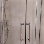 Moderno Internet Y Aparcamiento Gratis