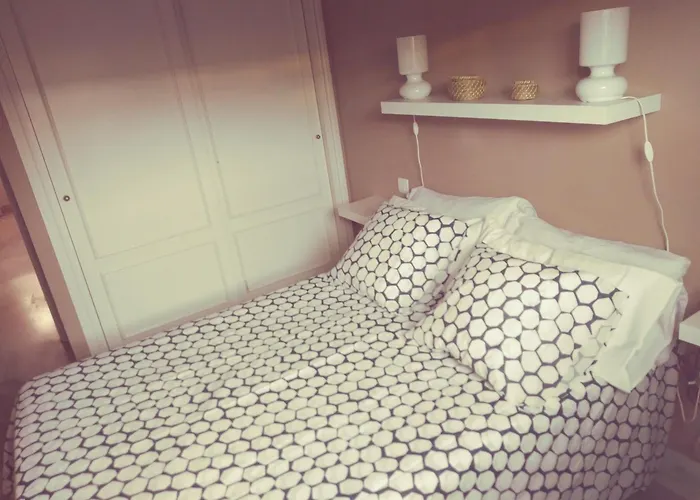 Moderno Internet Y Aparcamiento Gratis